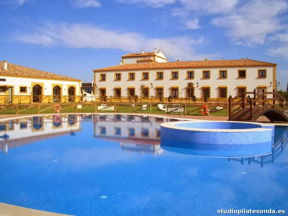 Centro Deportivo Las Cigueñas-Hotel Cortijo Santa Cruz