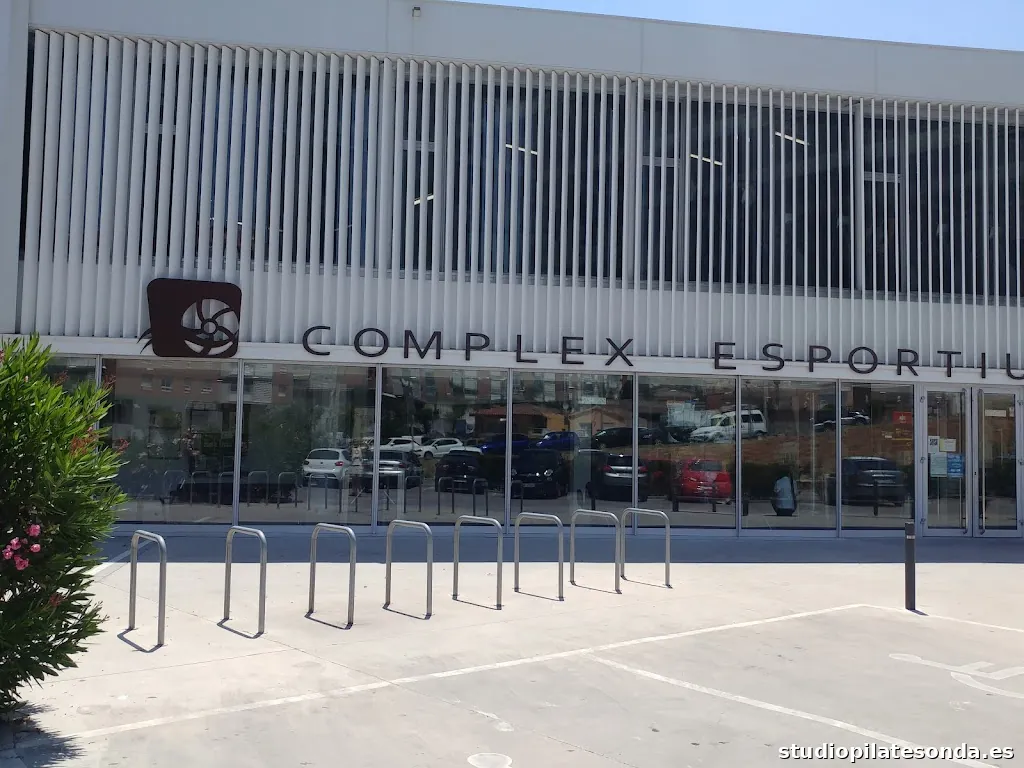 Complex Esportiu Municipal Sant Vicenç dels Horts. Picina Montserrat Canals