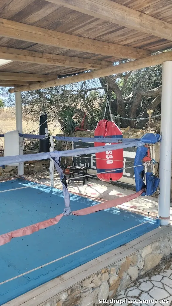 Centro Cultural Deportivo "La Colmena"