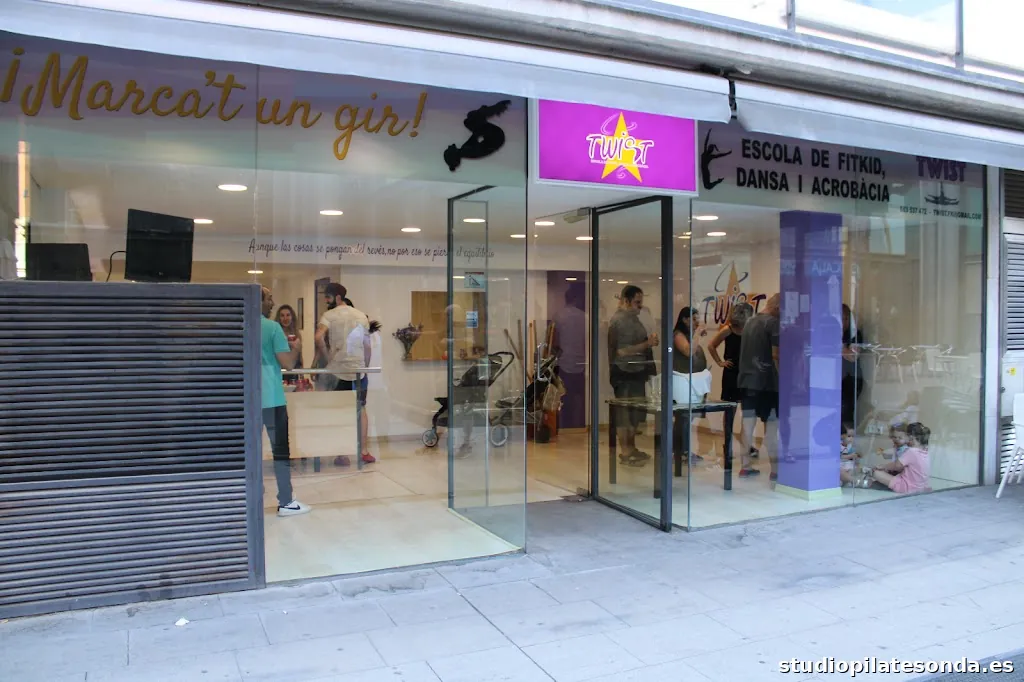 TWIST. Escola de Fitkid, dansa i acrobàcia